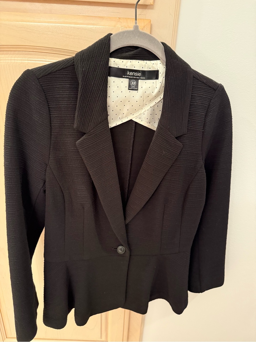 Kensie Women's Black Textured Single-Button Blazer